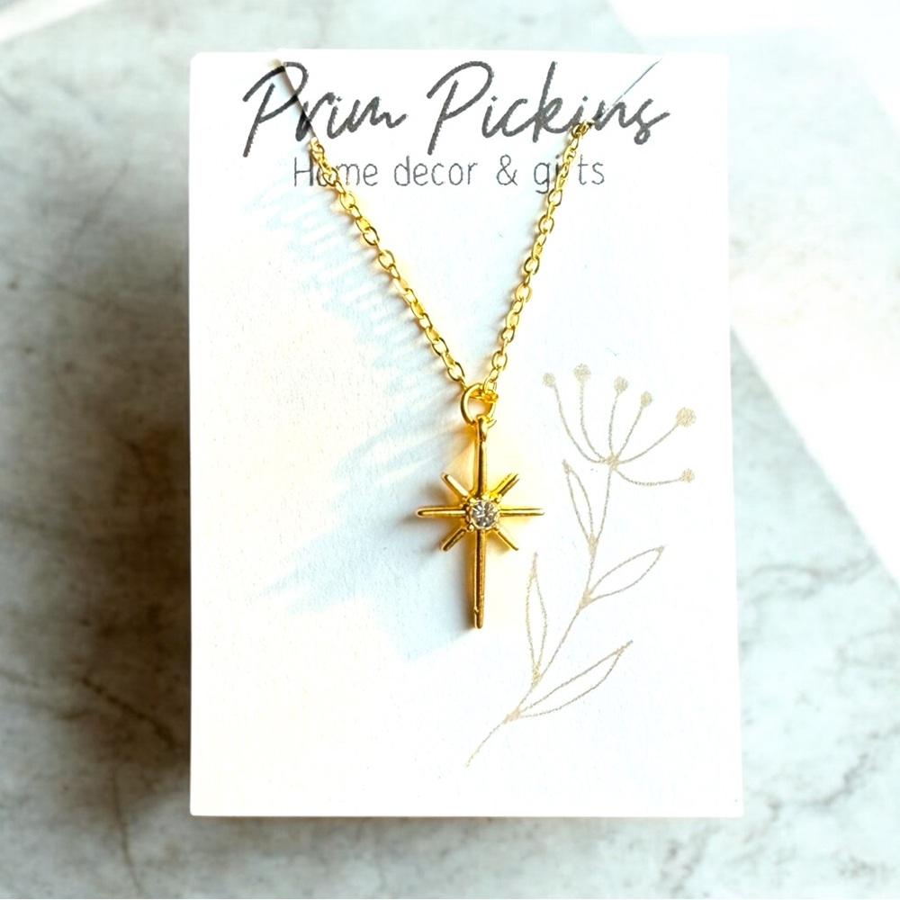 Gold Star Pendant Necklace
